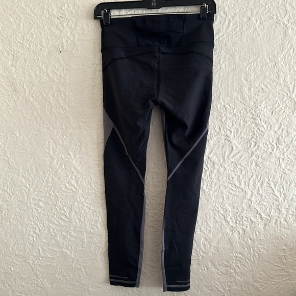 Athleta Stealth TruCool 7/8ths Tight Black Gray Perforated Leggings Small - Picture 5 of 11